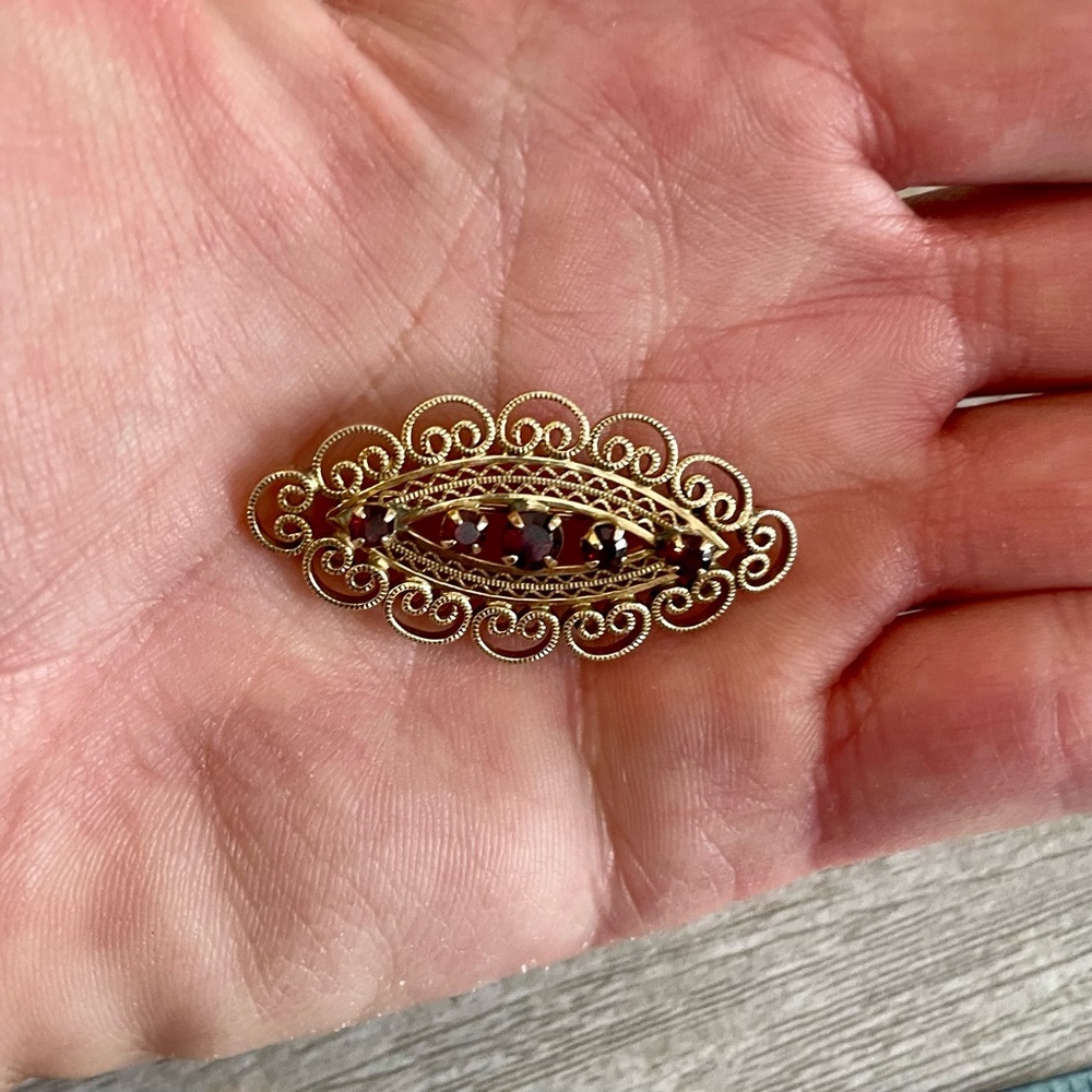 Vintage Filigree Brooch - Picture 2 of 6